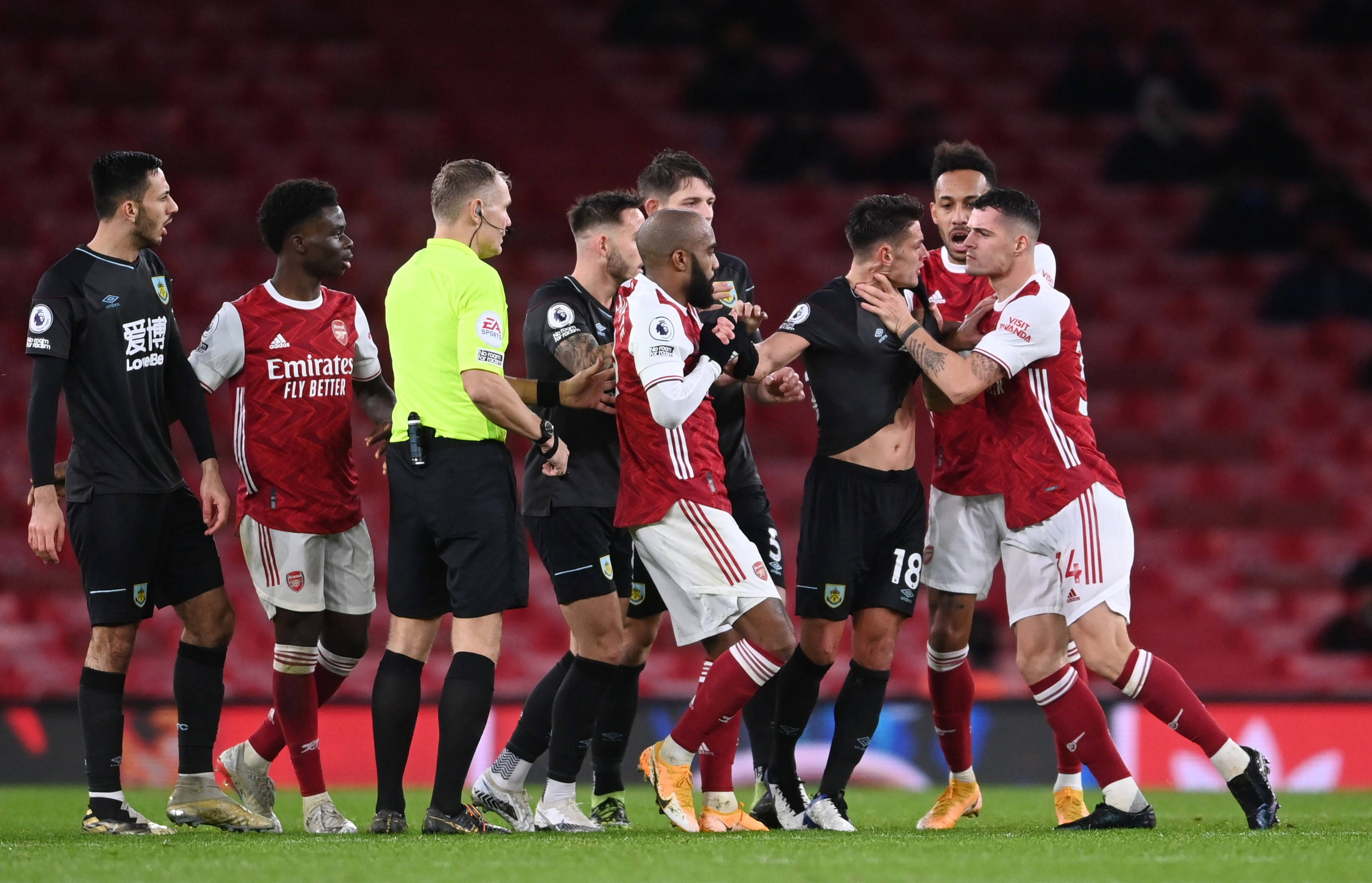 默契合作的 默契合作的